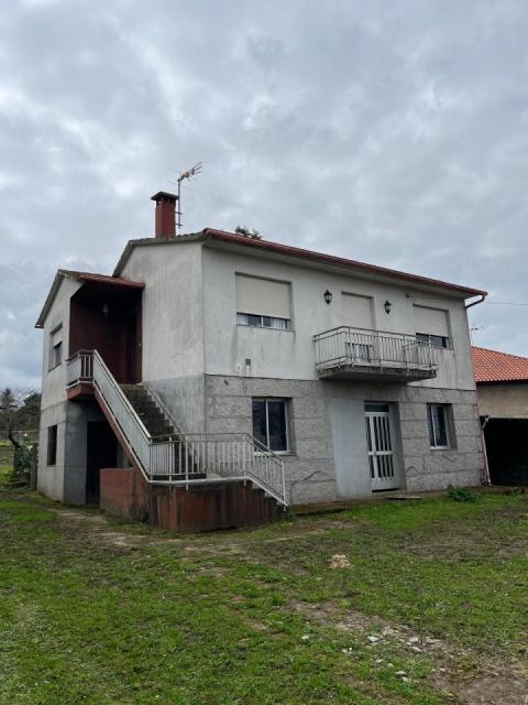 CASA UNIFAMILIAR EN BEMBRIVE VIGO