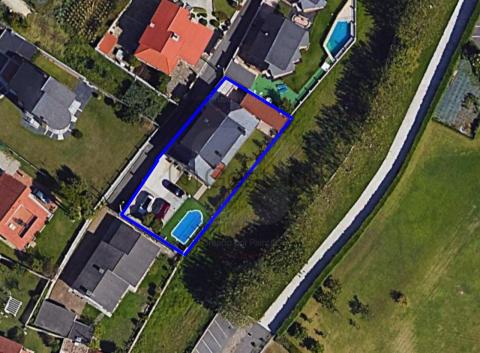 CASA UNIFAMILIAR EN MONTALVO SANXENXO