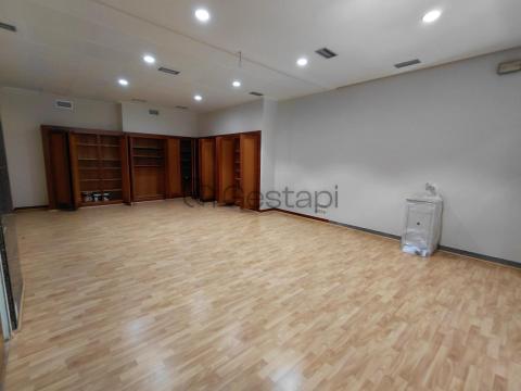 LOCAL CENTRO DE SANXENXO - ACONDICIONADO