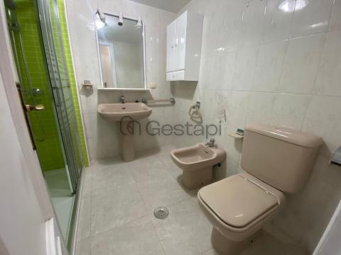 PISO 3 HABITACIONES C/ VIGO