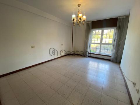 PISO 3 HABITACIONES C/ VIGO