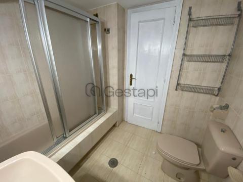 PISO 3 HABITACIONES C/ VIGO