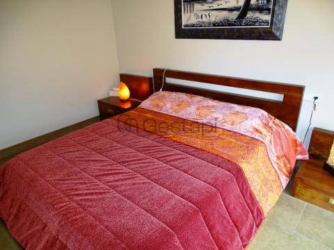 AMPLIO Y LUMINOSO PISO EN SANXENXO - CALLE PROGRESO