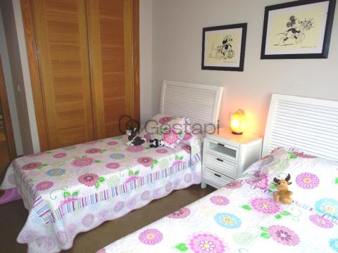 AMPLIO Y LUMINOSO PISO EN SANXENXO - CALLE PROGRESO