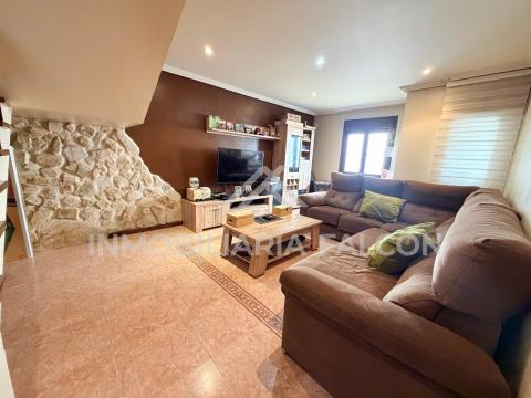 Casa Reformada de 3 Plantas con Garaje | Teis, Vigo
