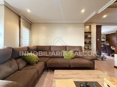 Casa Reformada de 3 Plantas con Garaje | Teis, Vigo
