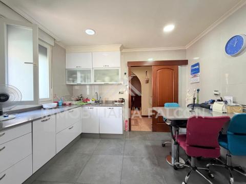 Casa Reformada de 3 Plantas con Garaje | Teis, Vigo