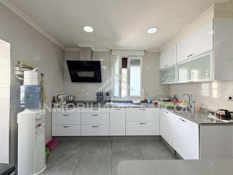 Casa Reformada de 3 Plantas con Garaje | Teis, Vigo