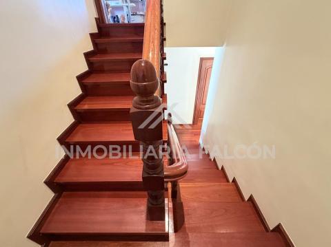 Casa Reformada de 3 Plantas con Garaje | Teis, Vigo