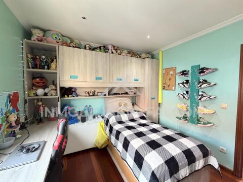 Casa Reformada de 3 Plantas con Garaje | Teis, Vigo