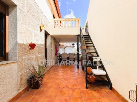 Casa Reformada de 3 Plantas con Garaje | Teis, Vigo