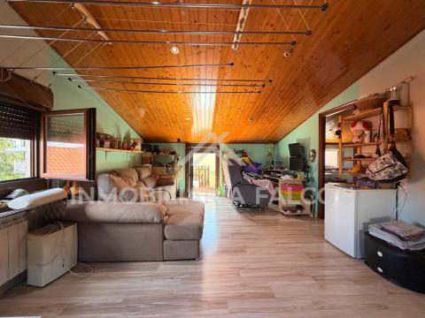 Casa Reformada de 3 Plantas con Garaje | Teis, Vigo