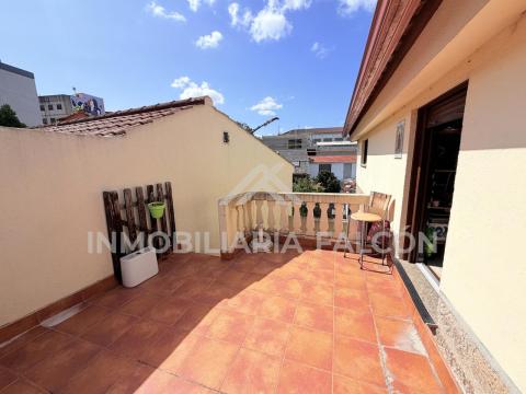 Casa Reformada de 3 Plantas con Garaje | Teis, Vigo